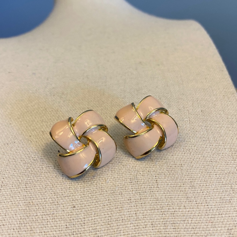 Elegant Vintage Gold and Cream Knot Earrings